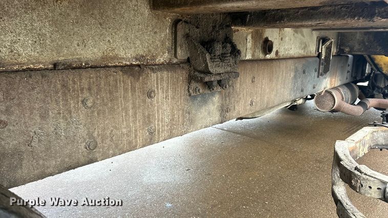 image for item ET6842 2009 International 7400 SBA refuse truck