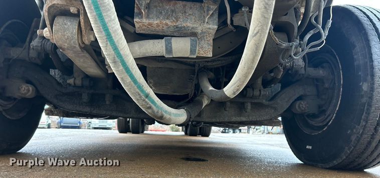 image for item ET6842 2009 International 7400 SBA refuse truck