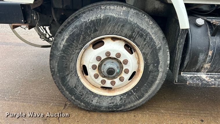 image for item ET6842 2009 International 7400 SBA refuse truck