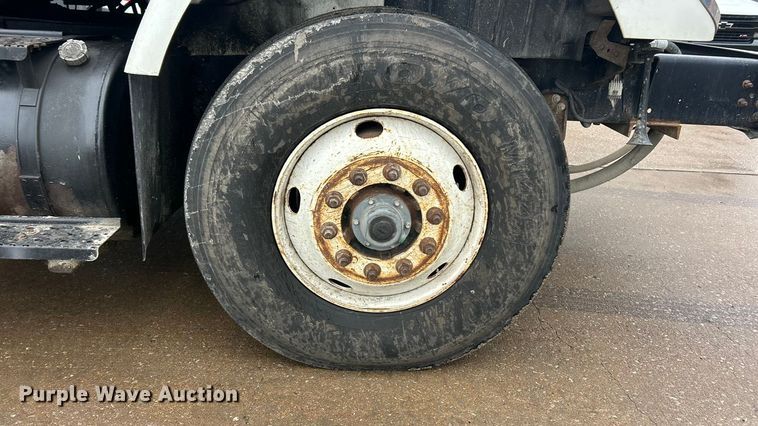 image for item ET6842 2009 International 7400 SBA refuse truck