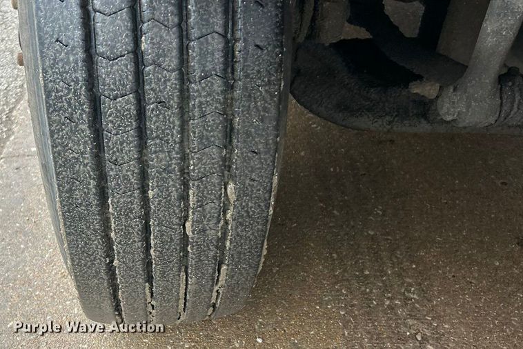 image for item ET6842 2009 International 7400 SBA refuse truck