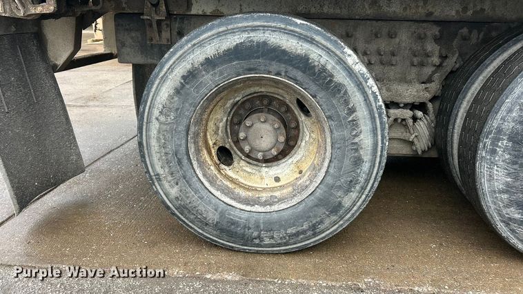 image for item ET6842 2009 International 7400 SBA refuse truck