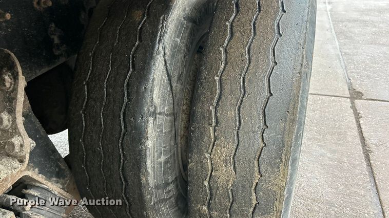 image for item ET6842 2009 International 7400 SBA refuse truck