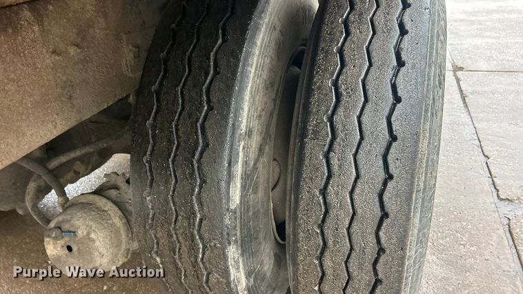 image for item ET6842 2009 International 7400 SBA refuse truck