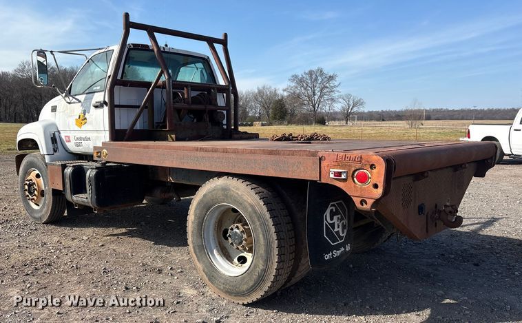 image for item ET7481 2000 Chevrolet C7500 winch truck