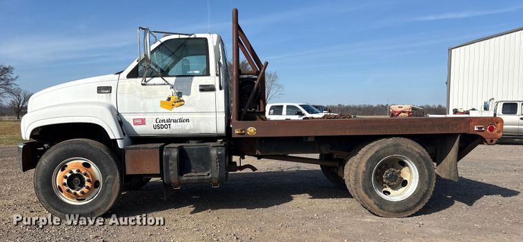 image for item ET7481 2000 Chevrolet C7500 winch truck