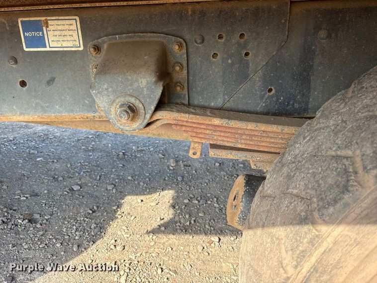 image for item ET7481 2000 Chevrolet C7500 winch truck