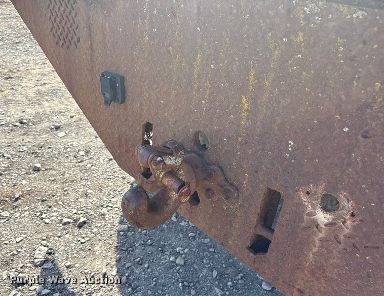 image for item ET7481 2000 Chevrolet C7500 winch truck