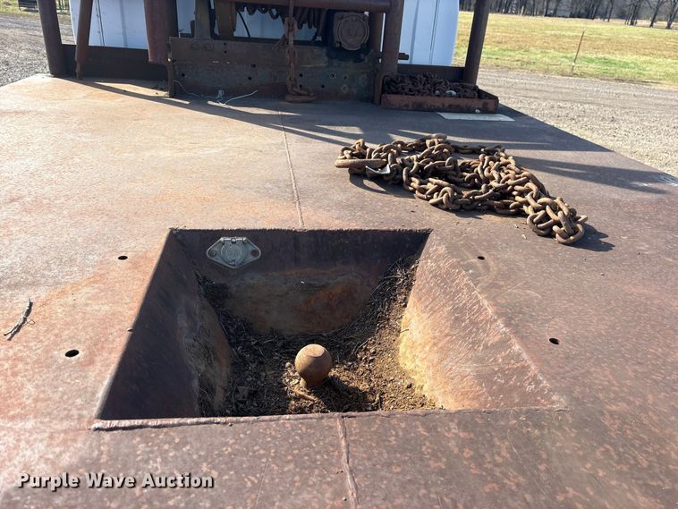 image for item ET7481 2000 Chevrolet C7500 winch truck