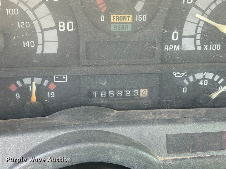 image for item ET7481 2000 Chevrolet C7500 winch truck