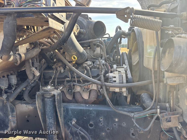 image for item ET7481 2000 Chevrolet C7500 winch truck