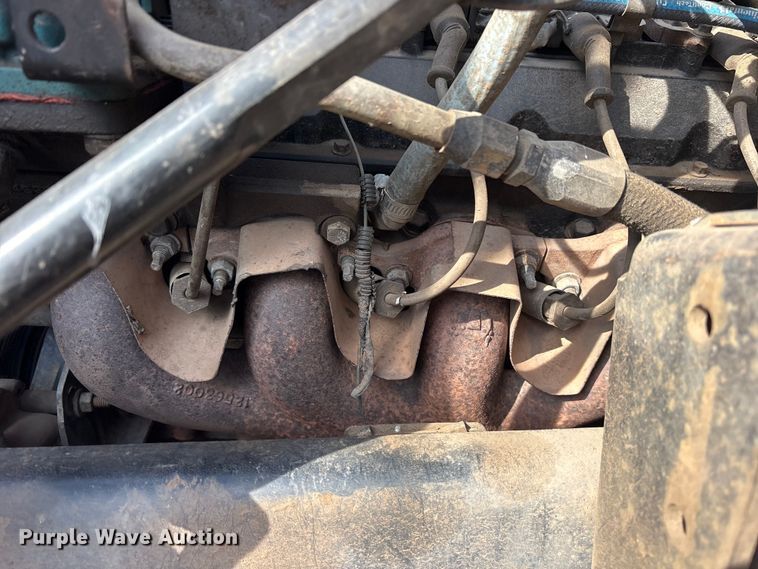 image for item ET7481 2000 Chevrolet C7500 winch truck