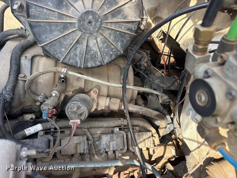 image for item ET7481 2000 Chevrolet C7500 winch truck