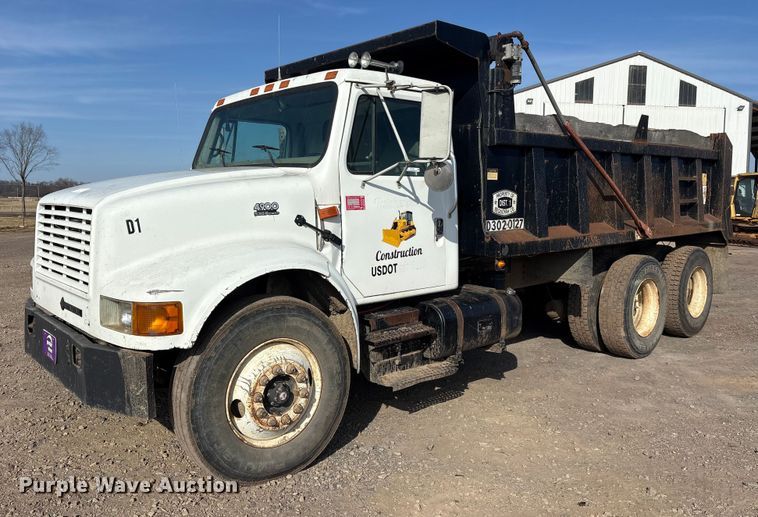 image for item ET7482 2000 International 4900 Dump truck