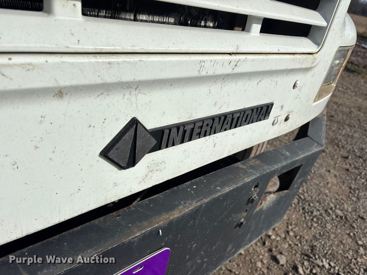 image for item ET7482 2000 International 4900 Dump truck