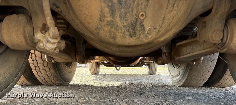 image for item ET7482 2000 International 4900 Dump truck