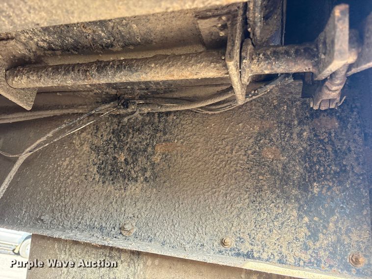 image for item ET7482 2000 International 4900 Dump truck