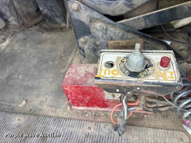 image for item ET7482 2000 International 4900 Dump truck