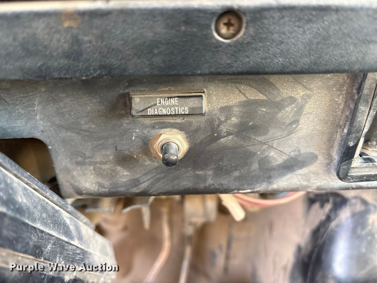 image for item ET7482 2000 International 4900 Dump truck