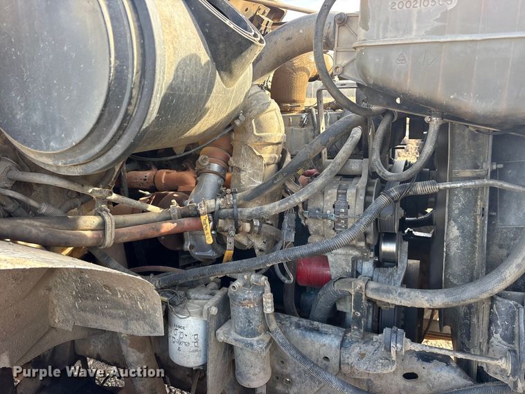 image for item ET7482 2000 International 4900 Dump truck