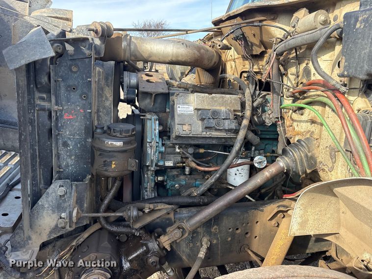 image for item ET7482 2000 International 4900 Dump truck