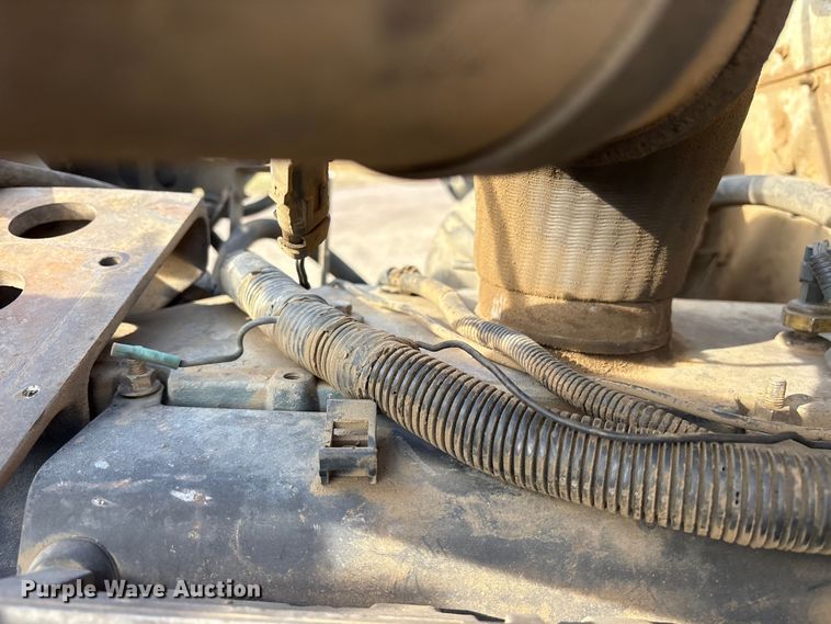 image for item ET7482 2000 International 4900 Dump truck