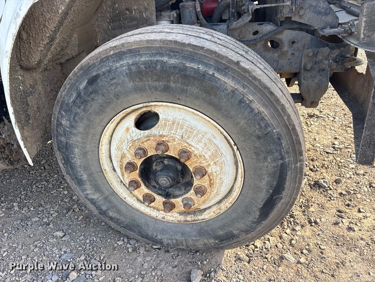 image for item ET7482 2000 International 4900 Dump truck