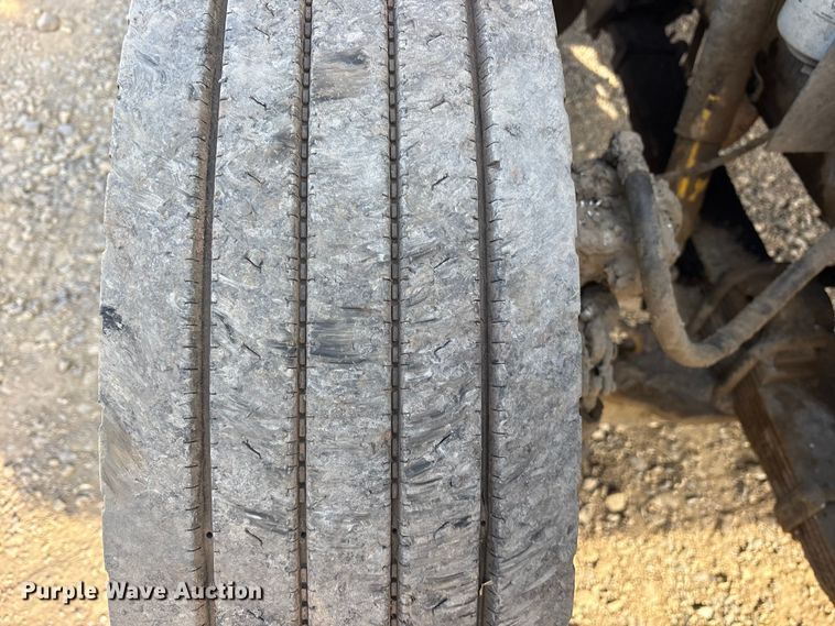 image for item ET7482 2000 International 4900 Dump truck