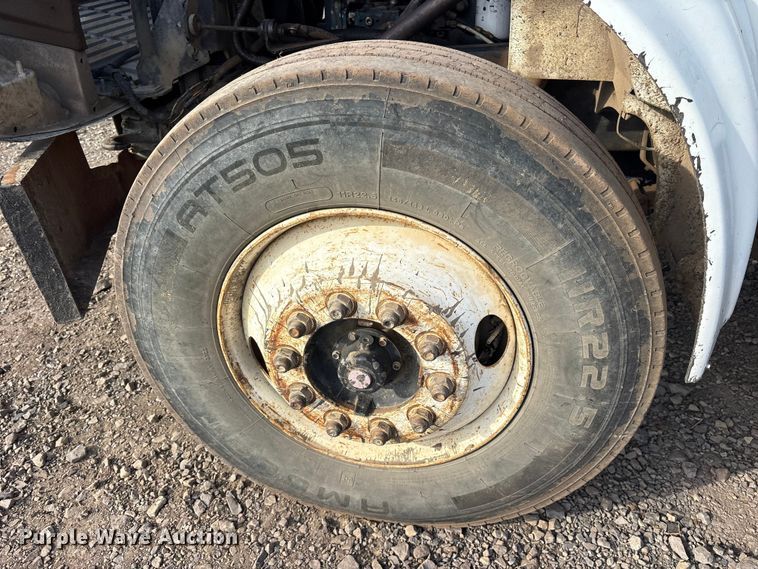 image for item ET7482 2000 International 4900 Dump truck