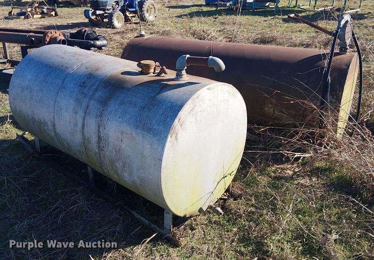 image for item EU0190 Fuel and lube tanks