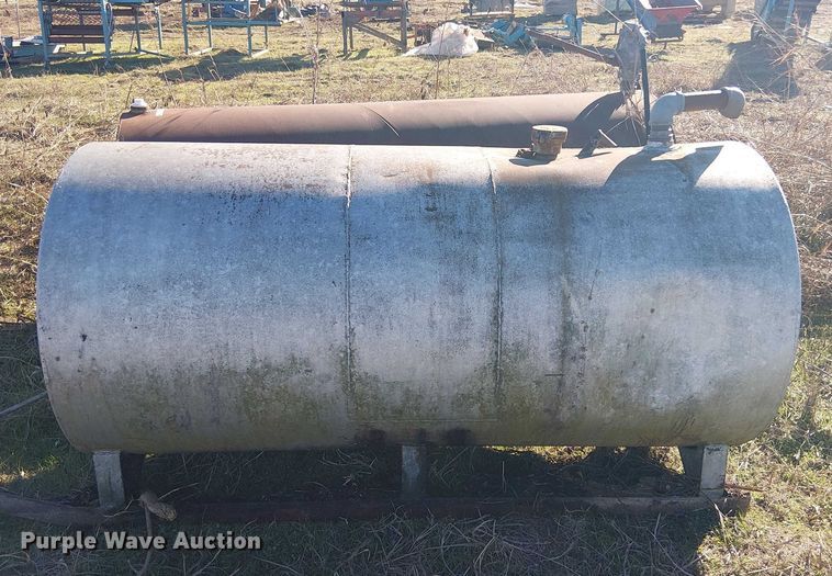 image for item EU0190 Fuel and lube tanks