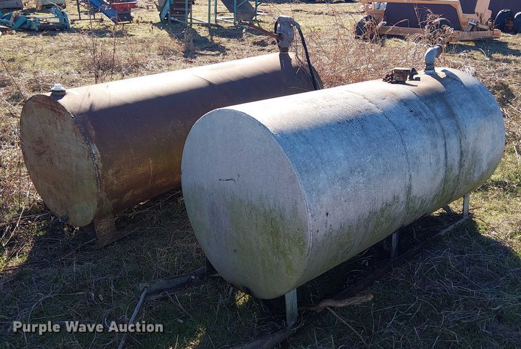 image for item EU0190 Fuel and lube tanks