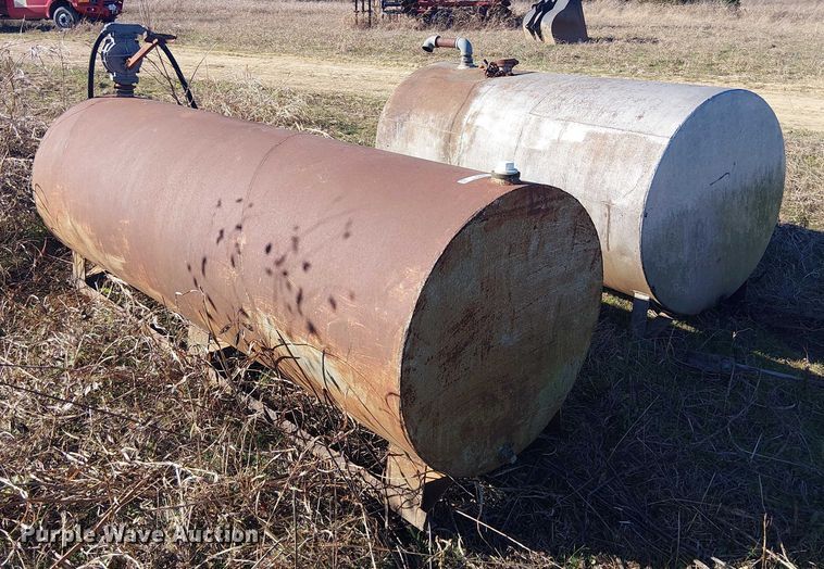 image for item EU0190 Fuel and lube tanks