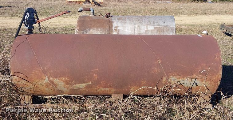 image for item EU0190 Fuel and lube tanks