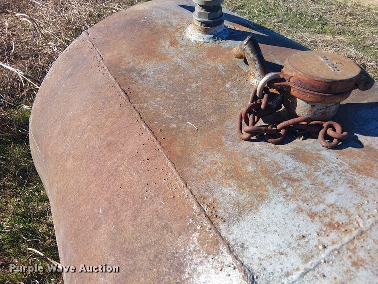 image for item EU0190 Fuel and lube tanks