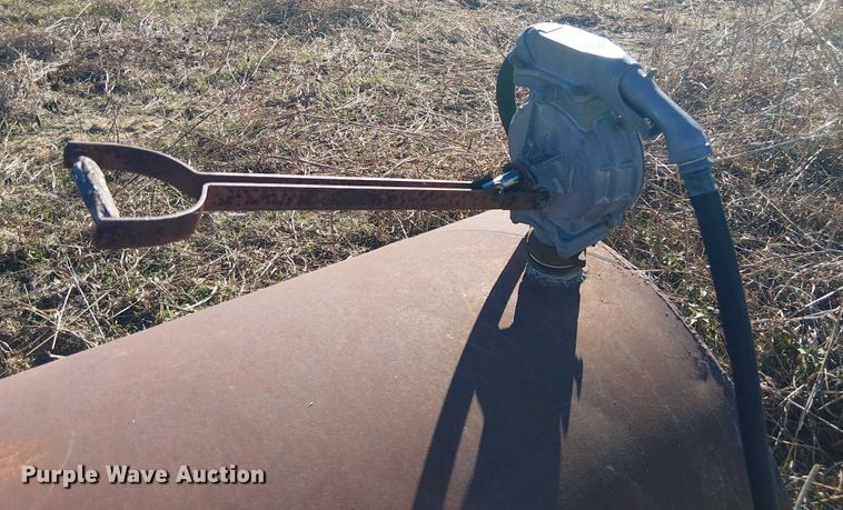 image for item EU0190 Fuel and lube tanks