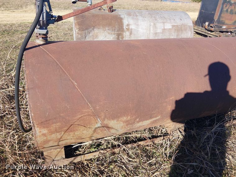 image for item EU0190 Fuel and lube tanks