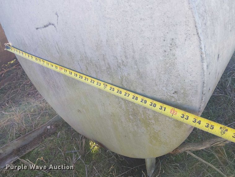 image for item EU0190 Fuel and lube tanks