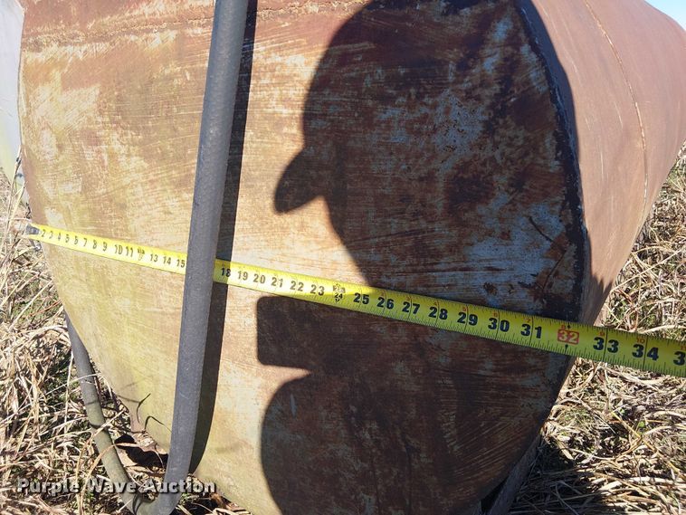 image for item EU0190 Fuel and lube tanks