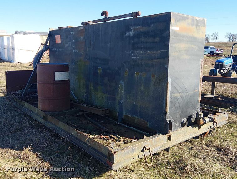 image for item EU0194 Fuel & lube tank