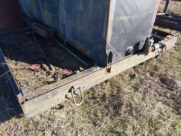 image for item EU0194 Fuel & lube tank