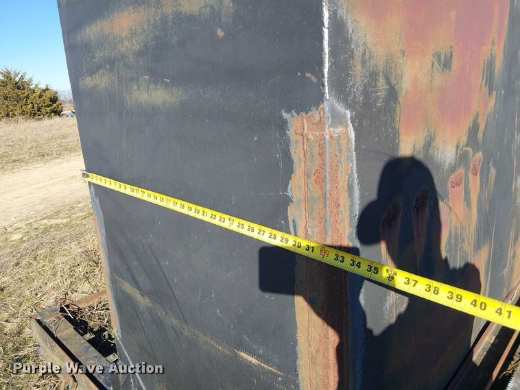 image for item EU0194 Fuel & lube tank