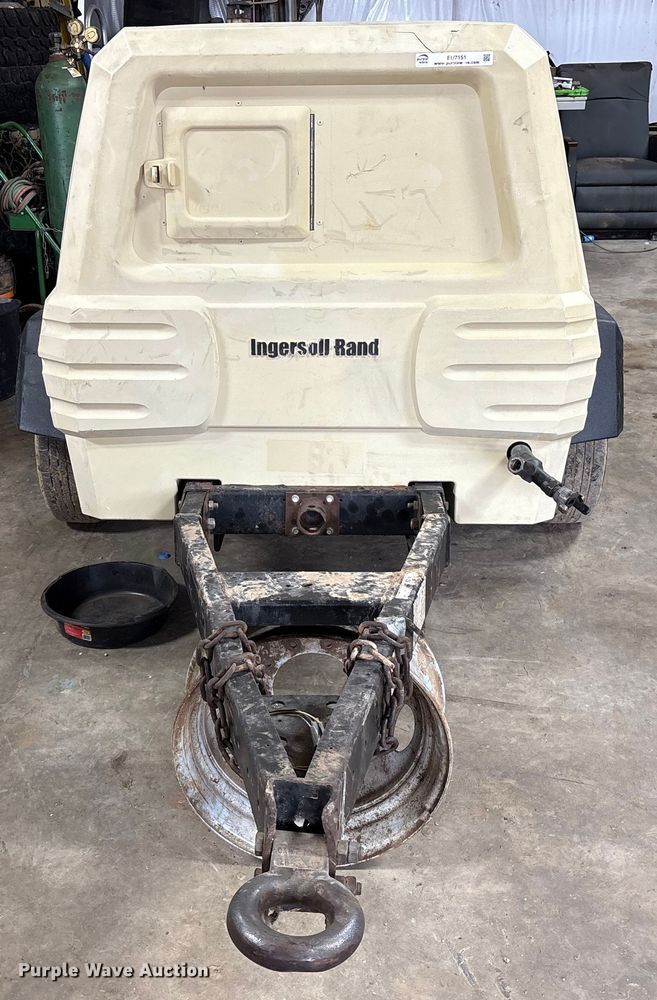 image for item EU7151 2011 Doosan P185WJD-T4I air compressor