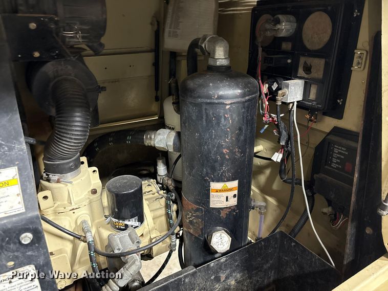 image for item EU7151 2011 Doosan P185WJD-T4I air compressor