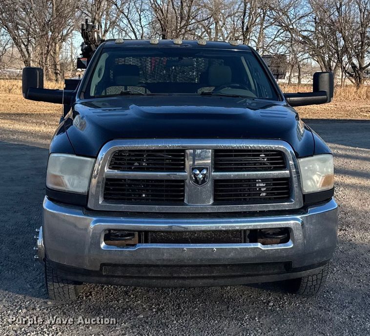 image for item FB0532 2010 Dodge Ram 3500 Crew Cab utility bed pickup truck