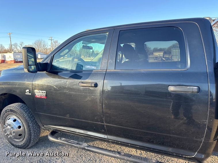 image for item FB0532 2010 Dodge Ram 3500 Crew Cab utility bed pickup truck