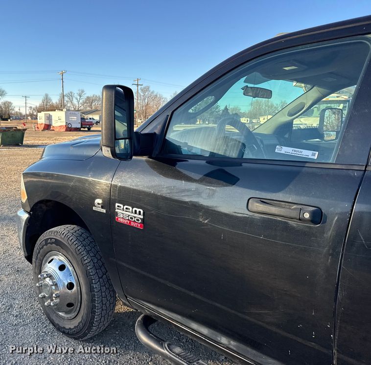 image for item FB0532 2010 Dodge Ram 3500 Crew Cab utility bed pickup truck