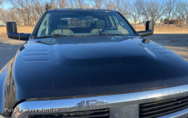 image for item FB0532 2010 Dodge Ram 3500 Crew Cab utility bed pickup truck