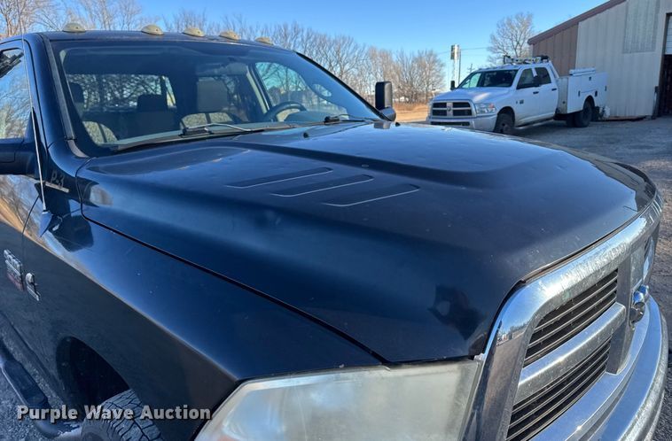 image for item FB0532 2010 Dodge Ram 3500 Crew Cab utility bed pickup truck