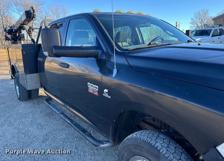 image for item FB0532 2010 Dodge Ram 3500 Crew Cab utility bed pickup truck